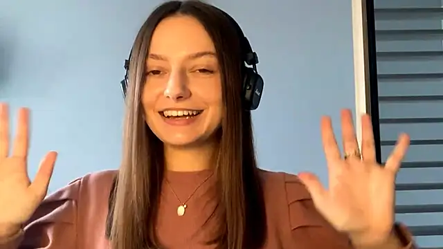 Snapshot of SoulHiperAgne_ chatting on 10-03-25, 12:06 SoulHiperAgne online show from 10-03-25, 12:06