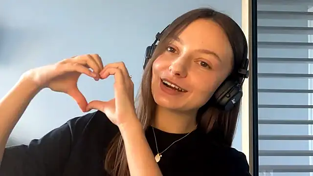 Snapshot of SoulHiperAgne_ chatting on 10-01-25, 12:20 SoulHiperAgne online show from 10-01-25, 12:20