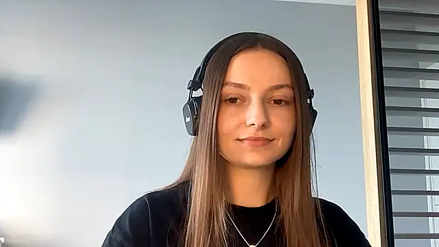 Snapshot of SoulHiperAgne_ chatting on 09-22-25, 12:11 SoulHiperAgne online show from 09-22-25, 12:11