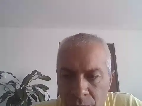 Snapshot of ALFRERM chatting on 10-13-25, 07:04 ALFRERM online show from 10-13-25, 07:04