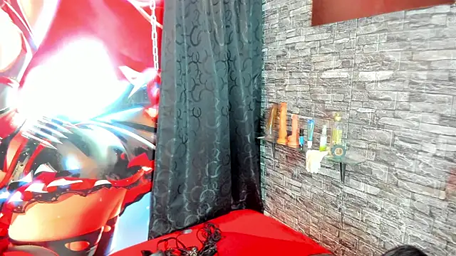 Snapshot of NaomyAngel chatting on 10-11-25, 11:33 NaomyAngel online show from 10-11-25, 11:33