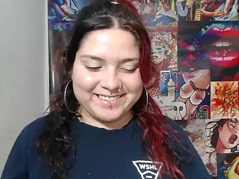 Snapshot of Curvy-Queen chatting on 09-13-25, 03:28 Curvy-Queen online show from 09-13-25, 03:28
