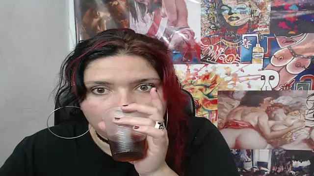 Snapshot of Curvy-Queen chatting on 10-22-25, 07:35 Curvy-Queen online show from 10-22-25, 07:35