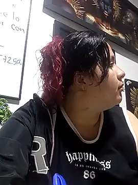 Snapshot of Curvy-Queen chatting on 10-07-25, 03:07 Curvy-Queen online show from 10-07-25, 03:07