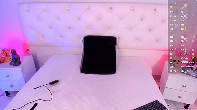 Ambeer fox  online show from 10-25-25, 08:09