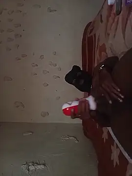 Snapshot of Pondo10 chatting on 11-19-25, 01:44 Pondo10 online show from 11-19-25, 01:44