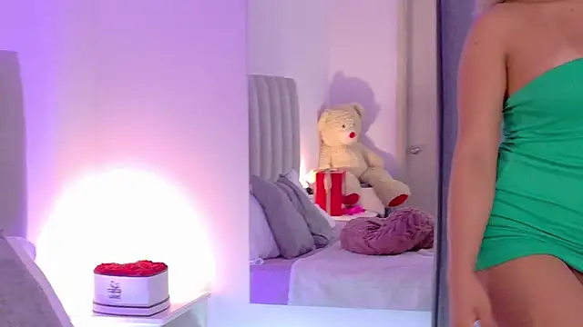 NicoleArmani online show from 11-28-25, 07:36