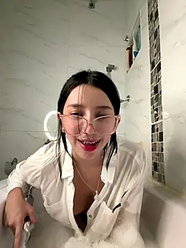 Min junn online show from 10-10-25, 05:08