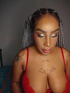 Snapshot of Queen_Amara chatting on 06-17-26, 04:23 Queen Amara online show from 06-17-26, 04:23