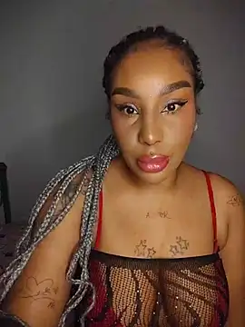 Snapshot of Queen_Amara chatting on 06-25-26, 04:21 Queen Amara online show from 06-25-26, 04:21