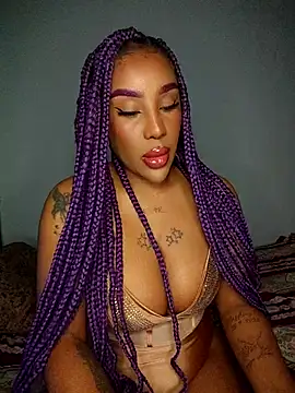 Snapshot of Queen_Amara chatting on 12-04-25, 03:27 Queen Amara online show from 12-04-25, 03:27