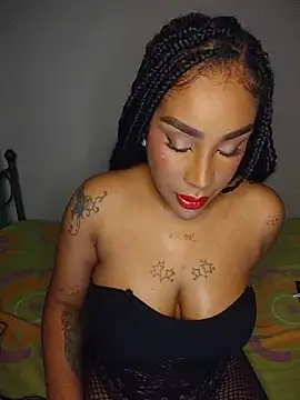 Queen Amara online show from 05-13-26, 04:08