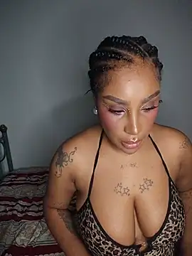 Snapshot of Queen_Amara chatting on 07-14-26, 04:28 Queen Amara online show from 07-14-26, 04:28
