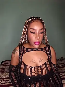 Snapshot of Queen_Amara chatting on 09-29-25, 03:02 Queen Amara online show from 09-29-25, 03:02