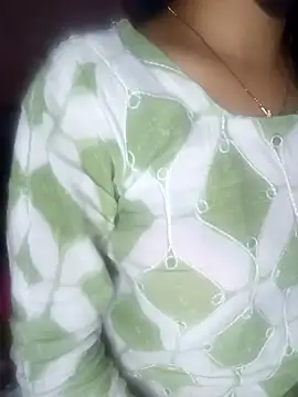 Komal-Rajput online show from 12-17-25, 04:34