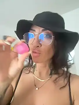 nikkaanderic online show from 05-28-26, 04:13