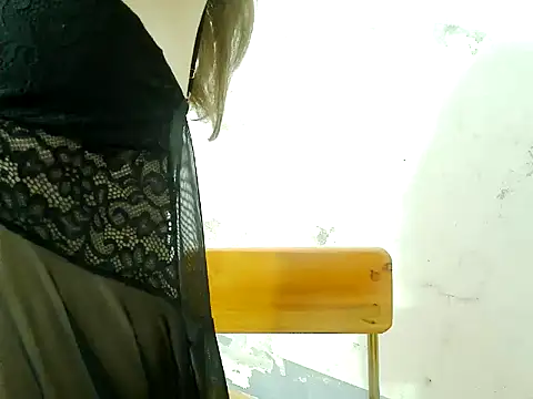 SuhyoCii online show from 04-12-26, 09:01