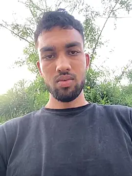 Snapshot of cutekaran chatting on 10-13-25, 09:44 cutekaran online show from 10-13-25, 09:44