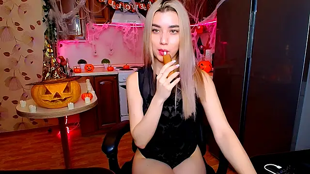 MaryamXSX online show from 10-30-25, 01:04