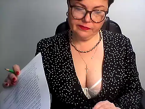 EllaLove2277 online show from 02-05-26, 06:53