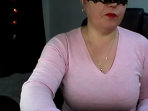 EllaLove2277 online show from 02-04-26, 08:09