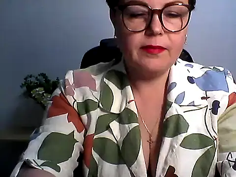 EllaLove2277 online show from 04-18-26, 05:26