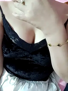 Snapshot of TeraCii chatting on 09-15-25, 08:15 TeraCii online show from 09-15-25, 08:15