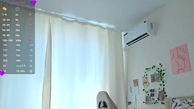 Snapshot of _Alissaa chatting on 06-21-26, 07:36 Alissaa online show from 06-21-26, 07:36