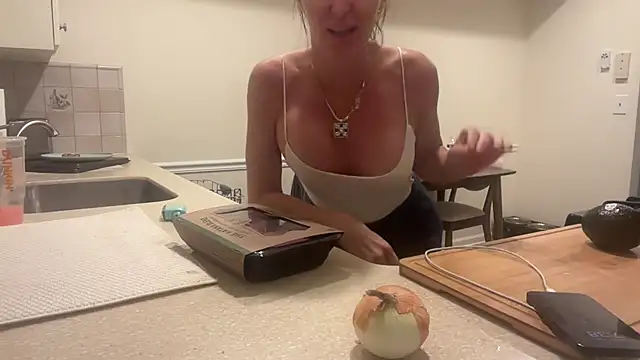 NurseStephania online show from 10-07-25, 11:39