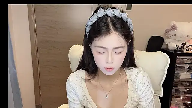 Koi-00 online show from 11-15-25, 11:20