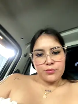 Snapshot of amberbakee chatting on 10-17-25, 12:40 amberbakee online show from 10-17-25, 12:40