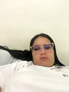 Snapshot of amberbakee chatting on 10-21-25, 07:13 amberbakee online show from 10-21-25, 07:13