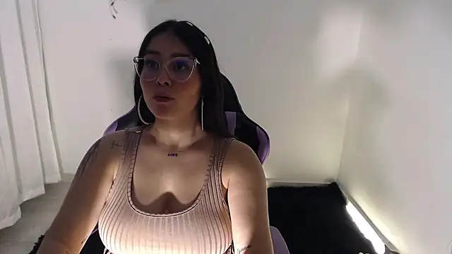 Snapshot of amberbakee chatting on 05-22-26, 10:19 amberbakee online show from 05-22-26, 10:19