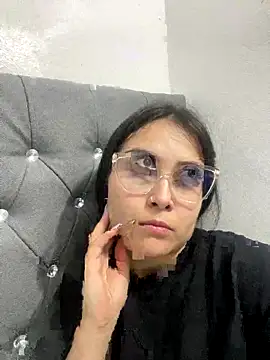 Snapshot of amberbakee chatting on 10-18-25, 11:51 amberbakee online show from 10-18-25, 11:51