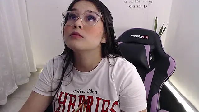 Snapshot of amberbakee chatting on 06-24-26, 02:15 amberbakee online show from 06-24-26, 02:15
