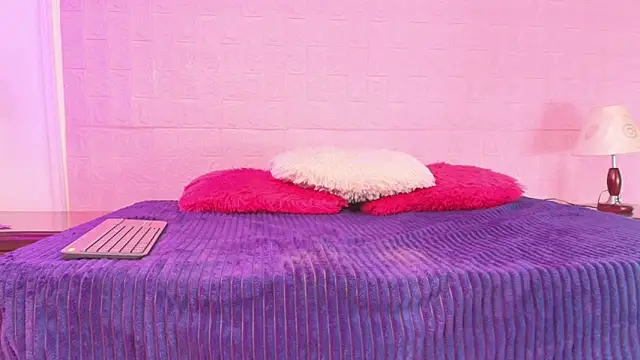 Snapshot of Baby_kinky-- chatting on 10-09-25, 02:06 Baby kinky-- online show from 10-09-25, 02:06