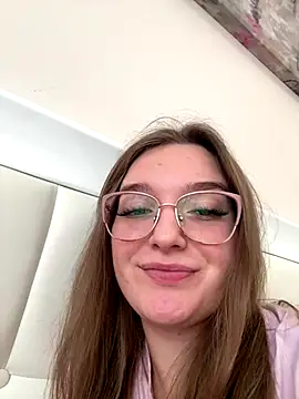 Bellatrisssaa online show from 12-18-25, 11:58