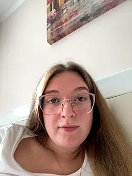 Bellatrisssaa online show from 11-05-25, 09:45