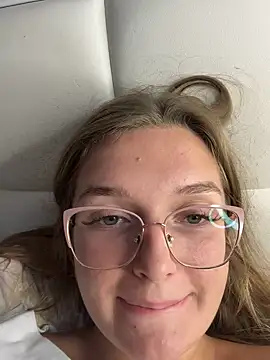 Bellatrisssaa online show from 09-16-25, 06:31