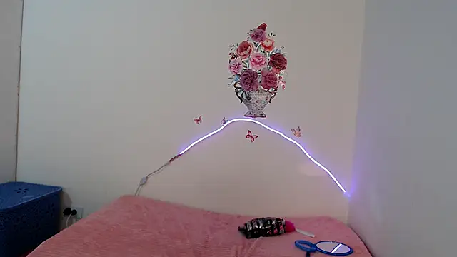 Valeryxs online show from 10-31-25, 04:14