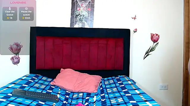 Valeryxs online show from 06-16-26, 07:47