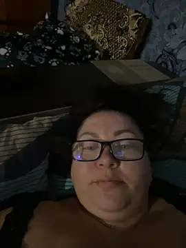 Snapshot of Vilvet777 chatting on 10-18-25, 05:42 Vilvet777 online show from 10-18-25, 05:42