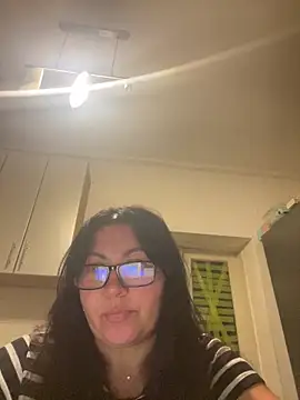 Snapshot of Vilvet777 chatting on 09-29-25, 10:15 Vilvet777 online show from 09-29-25, 10:15