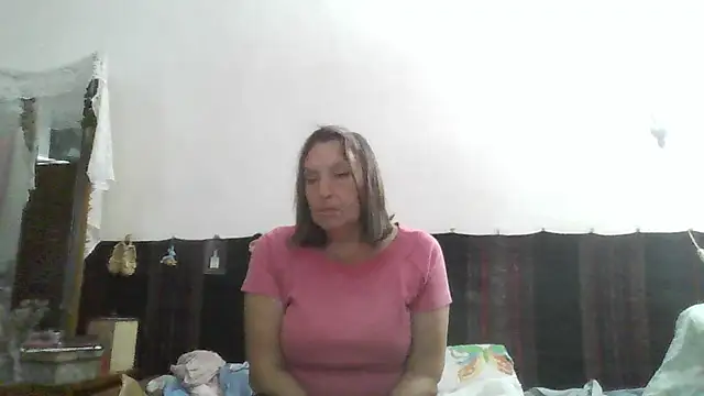 Snapshot of AnnaLive570 chatting on 06-24-26, 03:32 AnnaLive570 online show from 06-24-26, 03:32
