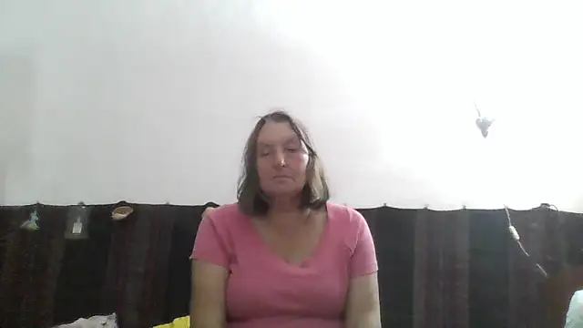 Snapshot of AnnaLive570 chatting on 06-14-26, 03:02 AnnaLive570 online show from 06-14-26, 03:02