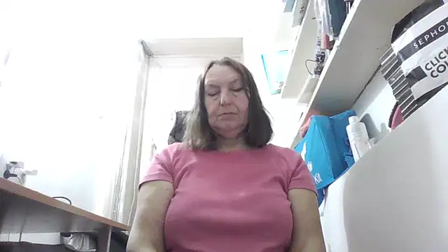 AnnaLive570 online show from 12-18-25, 05:23