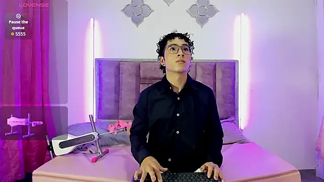 0anonimo bottom1 online show from 10-02-25, 12:41