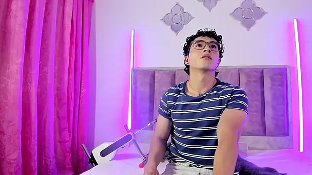 0anonimo bottom1 online show from 09-14-25, 07:47