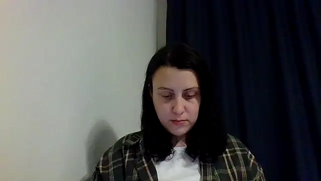 Snapshot of Nyrella chatting on 11-05-25, 07:39 Nyrella online show from 11-05-25, 07:39