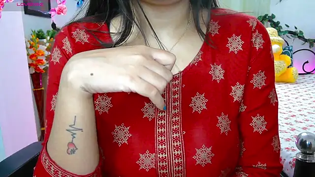 Snapshot of WildDimpi_0 chatting on 10-06-25, 11:33 WildDimpi 0 online show from 10-06-25, 11:33
